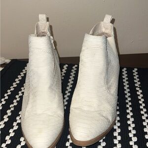 •Altar’d State boots. Size 9.